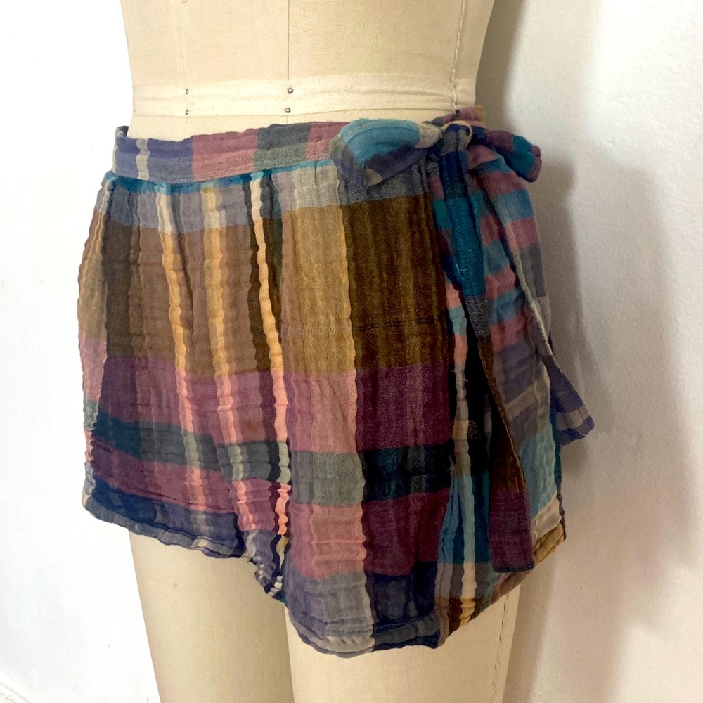Raquel Allegra size 0 yarn dye shirts with button closure and side tie
